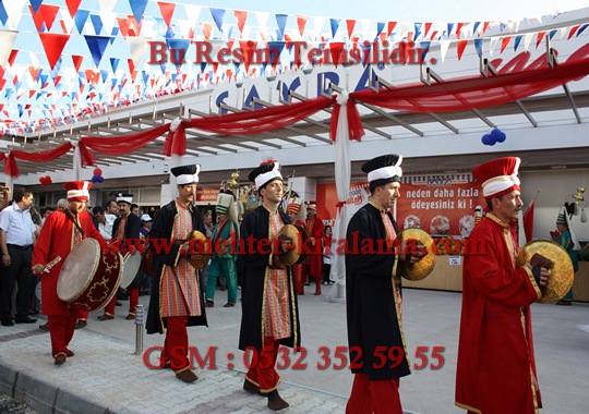 Profesyonel mehter takımı yürüyüşü